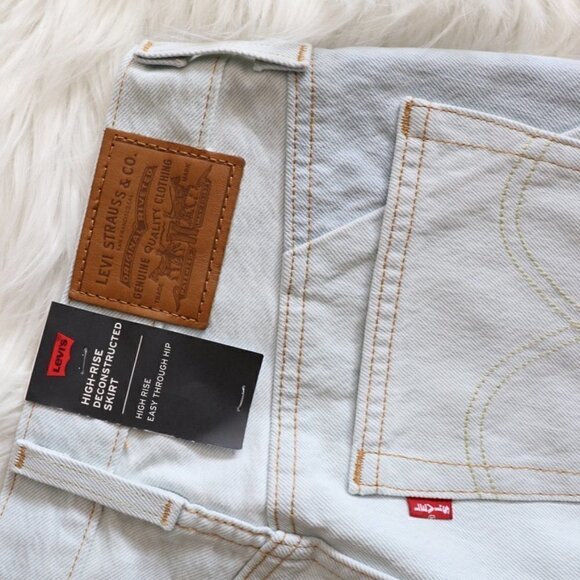 NWT Levis Denim Skirt Light Wash High Waisted Size 24 - Picture 7 of 8